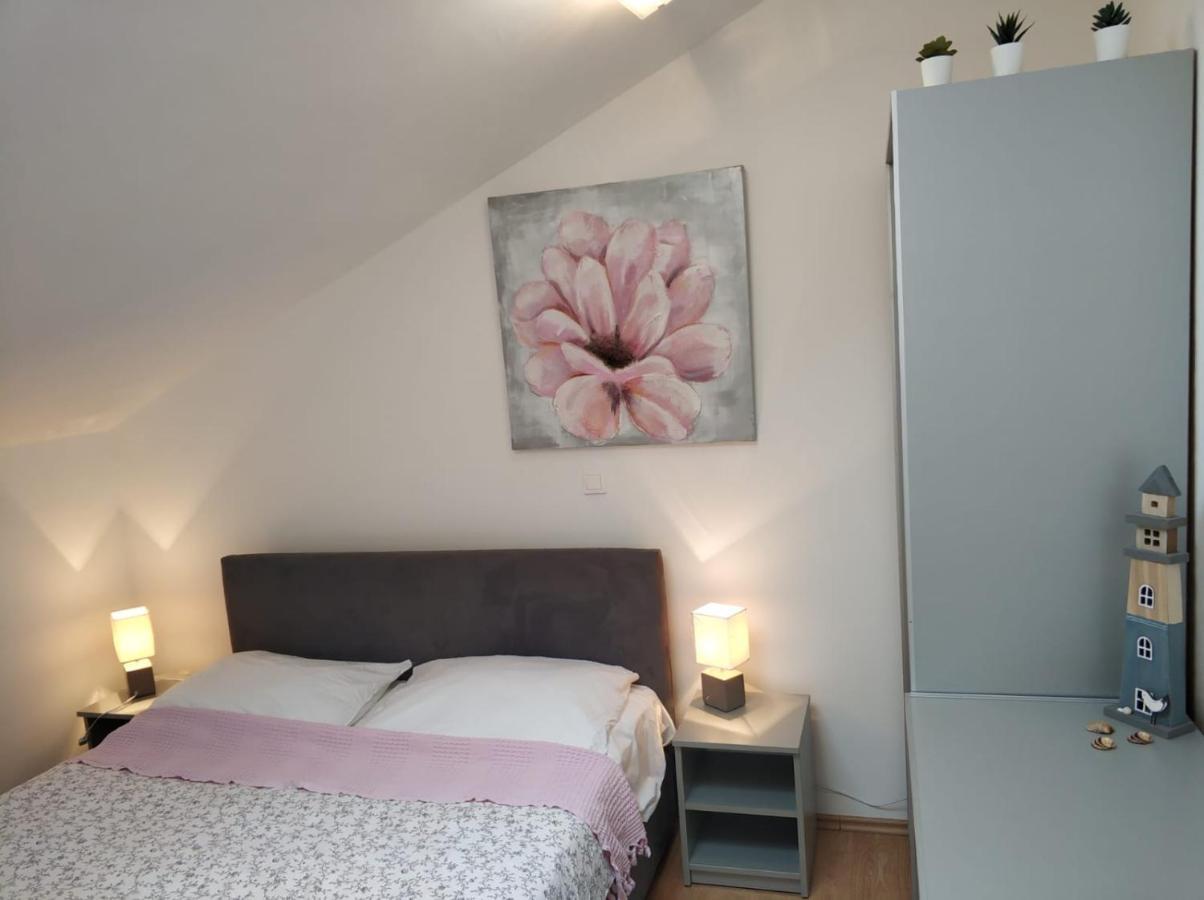 Golden View - Moderan Apartman Novaglia Esterno foto